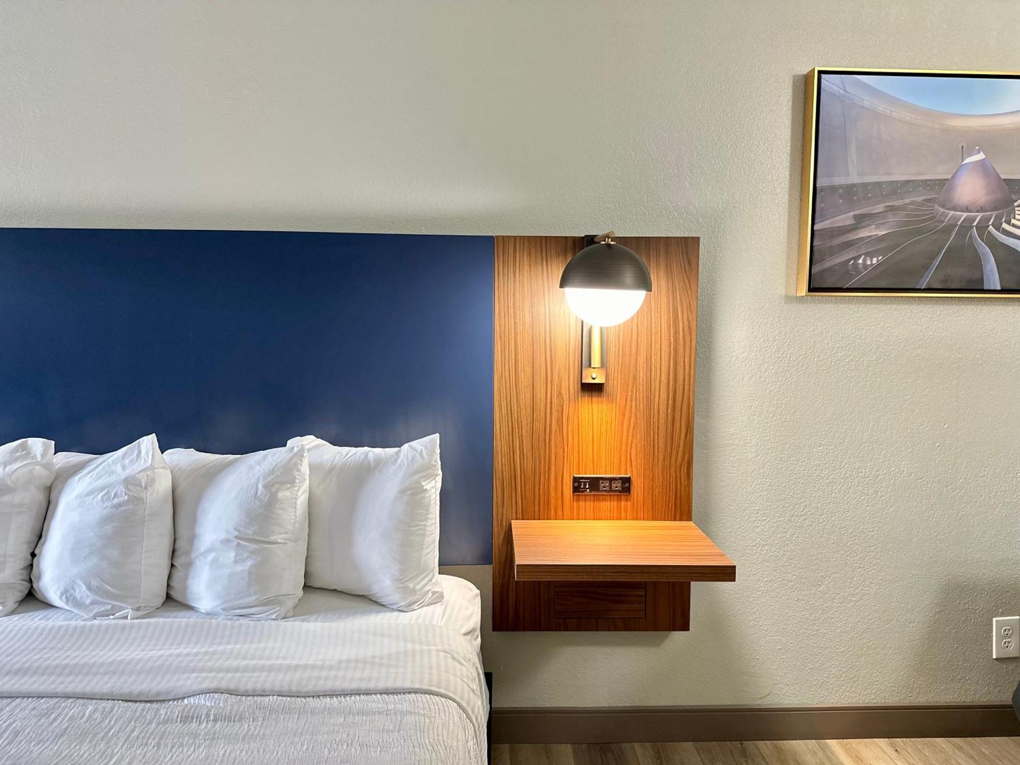 La Quinta Inn By Wyndham Huntsville Research Park Екстериор снимка