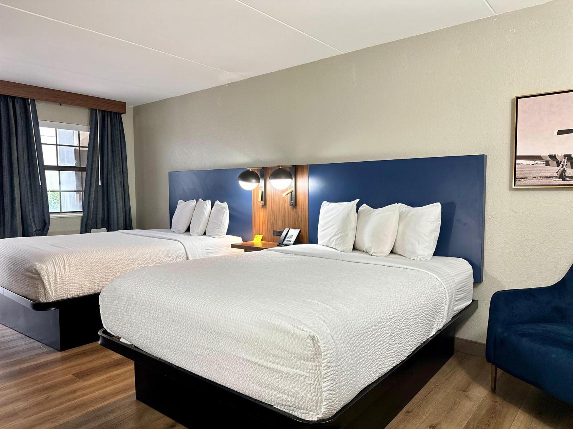 La Quinta Inn By Wyndham Huntsville Research Park Екстериор снимка