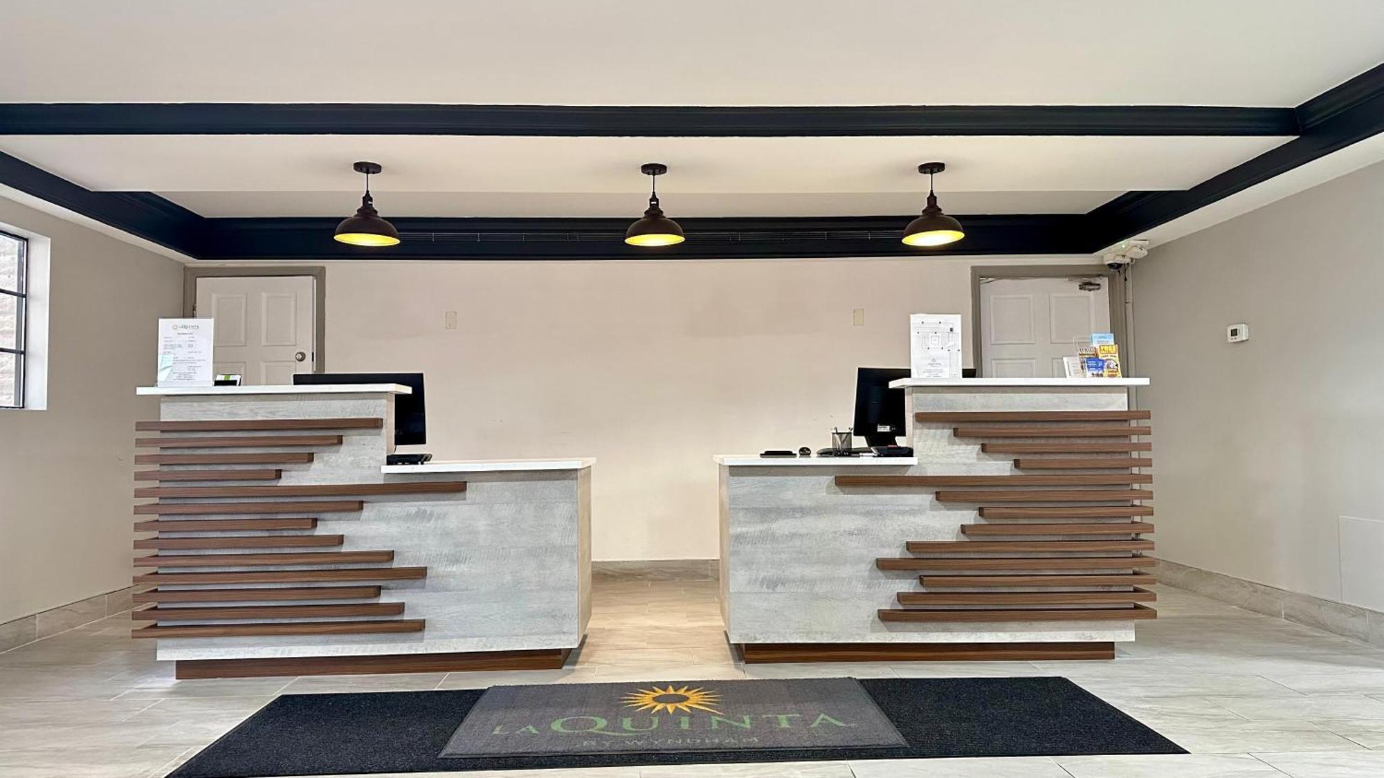 La Quinta Inn By Wyndham Huntsville Research Park Екстериор снимка