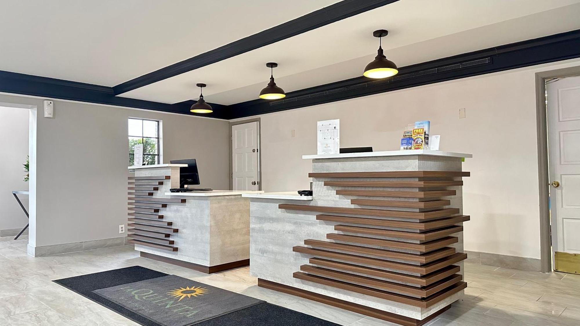 La Quinta Inn By Wyndham Huntsville Research Park Екстериор снимка