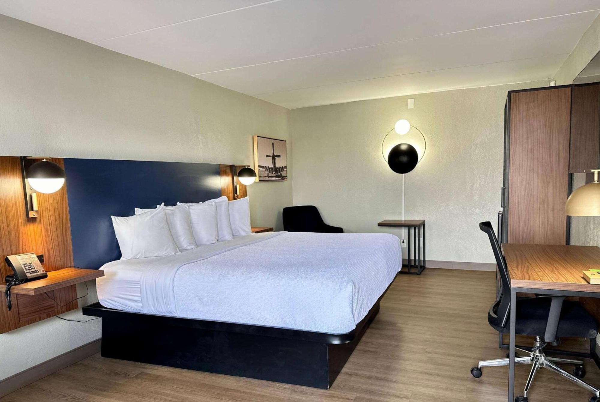 La Quinta Inn By Wyndham Huntsville Research Park Екстериор снимка