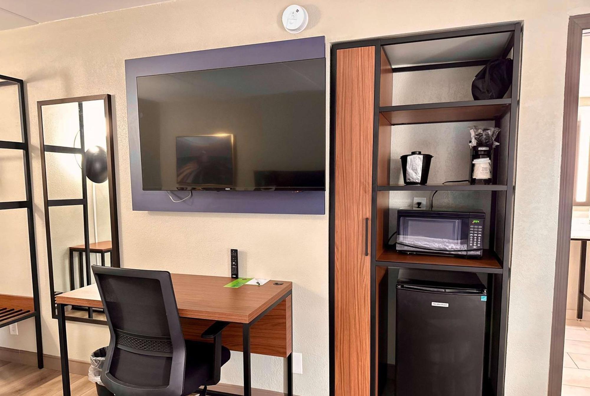 La Quinta Inn By Wyndham Huntsville Research Park Екстериор снимка