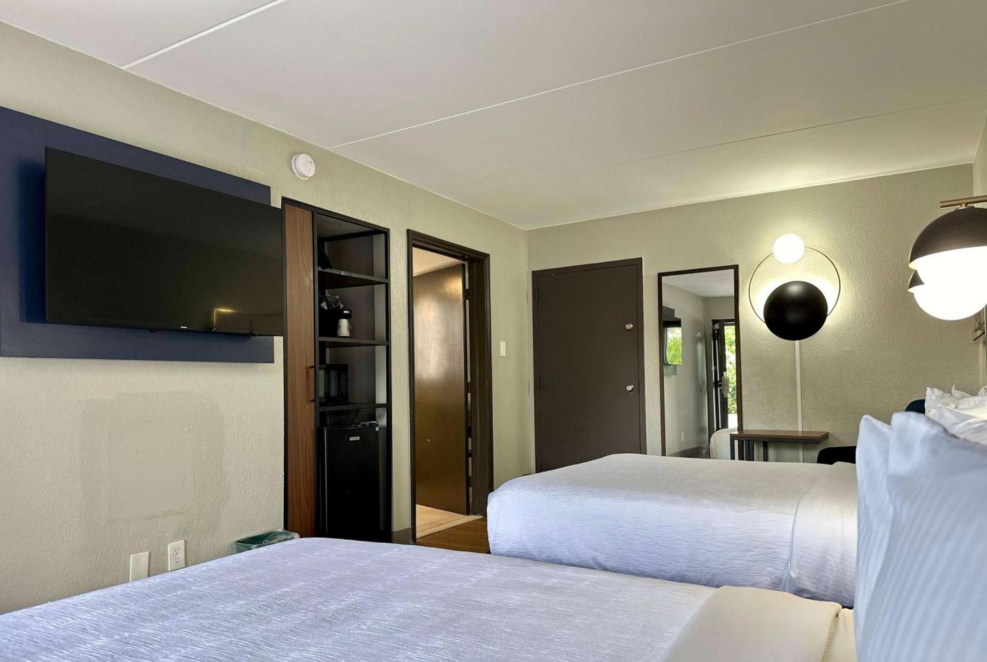 La Quinta Inn By Wyndham Huntsville Research Park Екстериор снимка