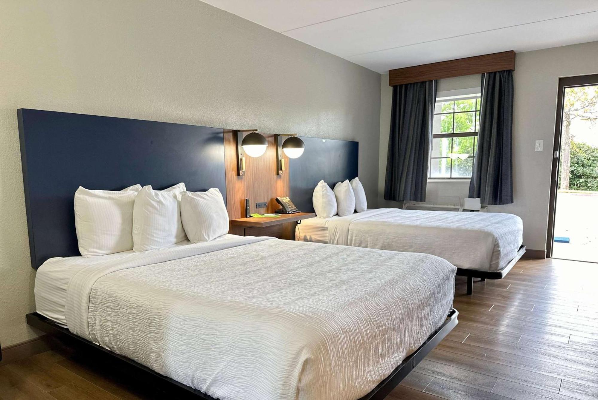 La Quinta Inn By Wyndham Huntsville Research Park Екстериор снимка
