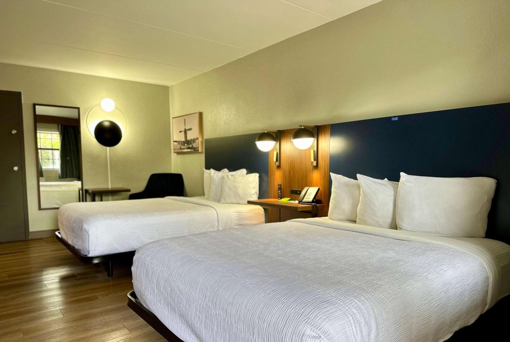La Quinta Inn By Wyndham Huntsville Research Park Екстериор снимка