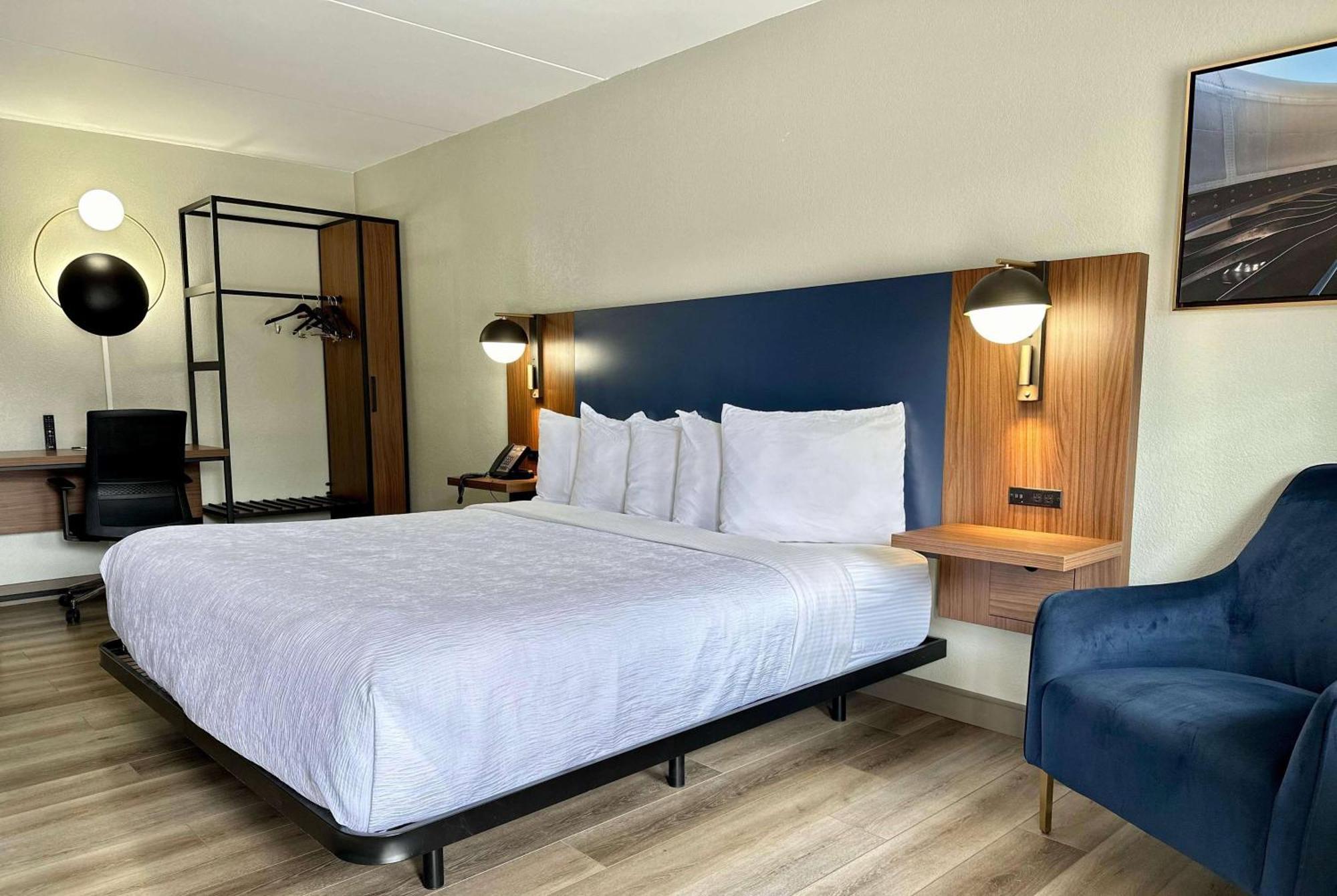 La Quinta Inn By Wyndham Huntsville Research Park Екстериор снимка
