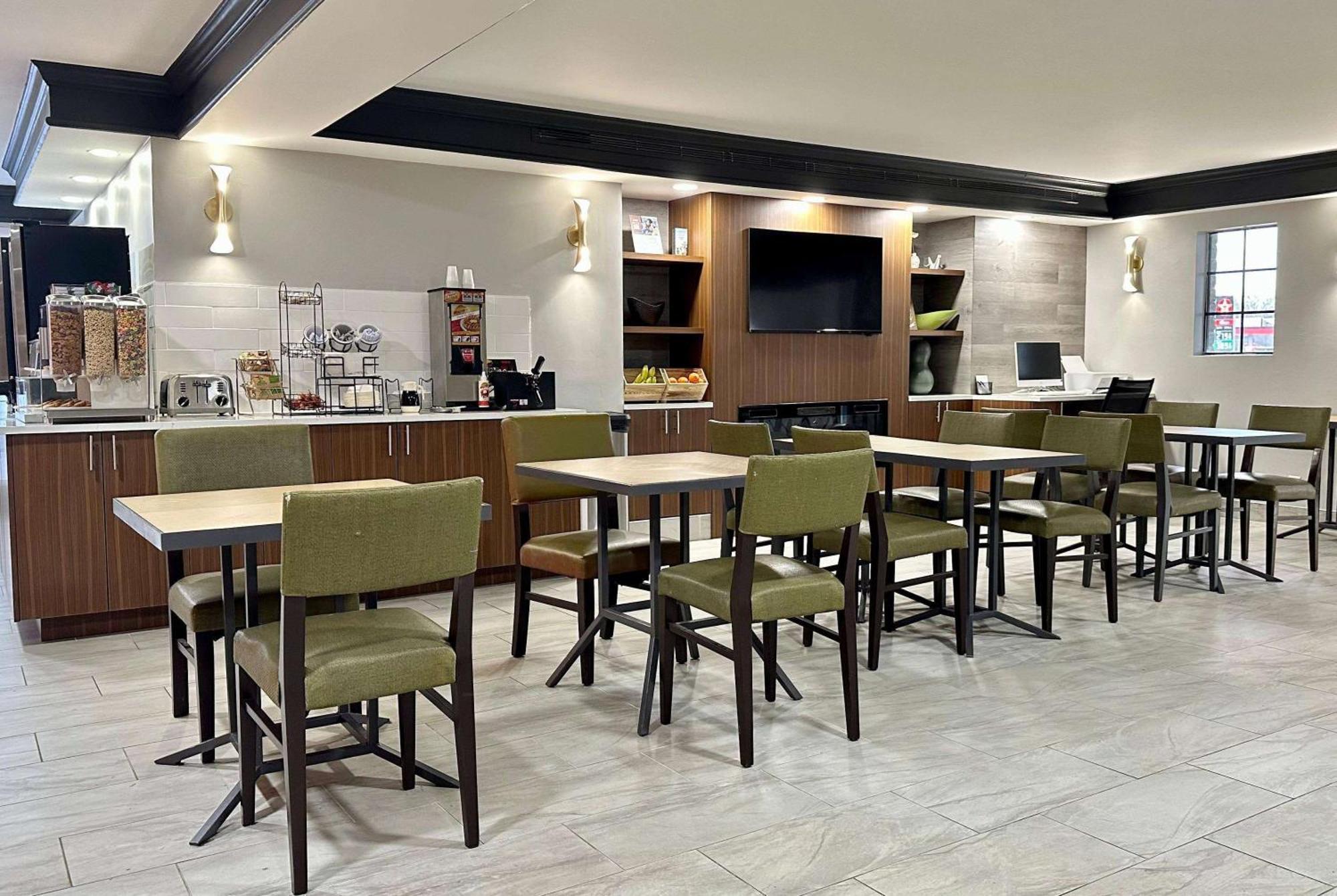 La Quinta Inn By Wyndham Huntsville Research Park Екстериор снимка