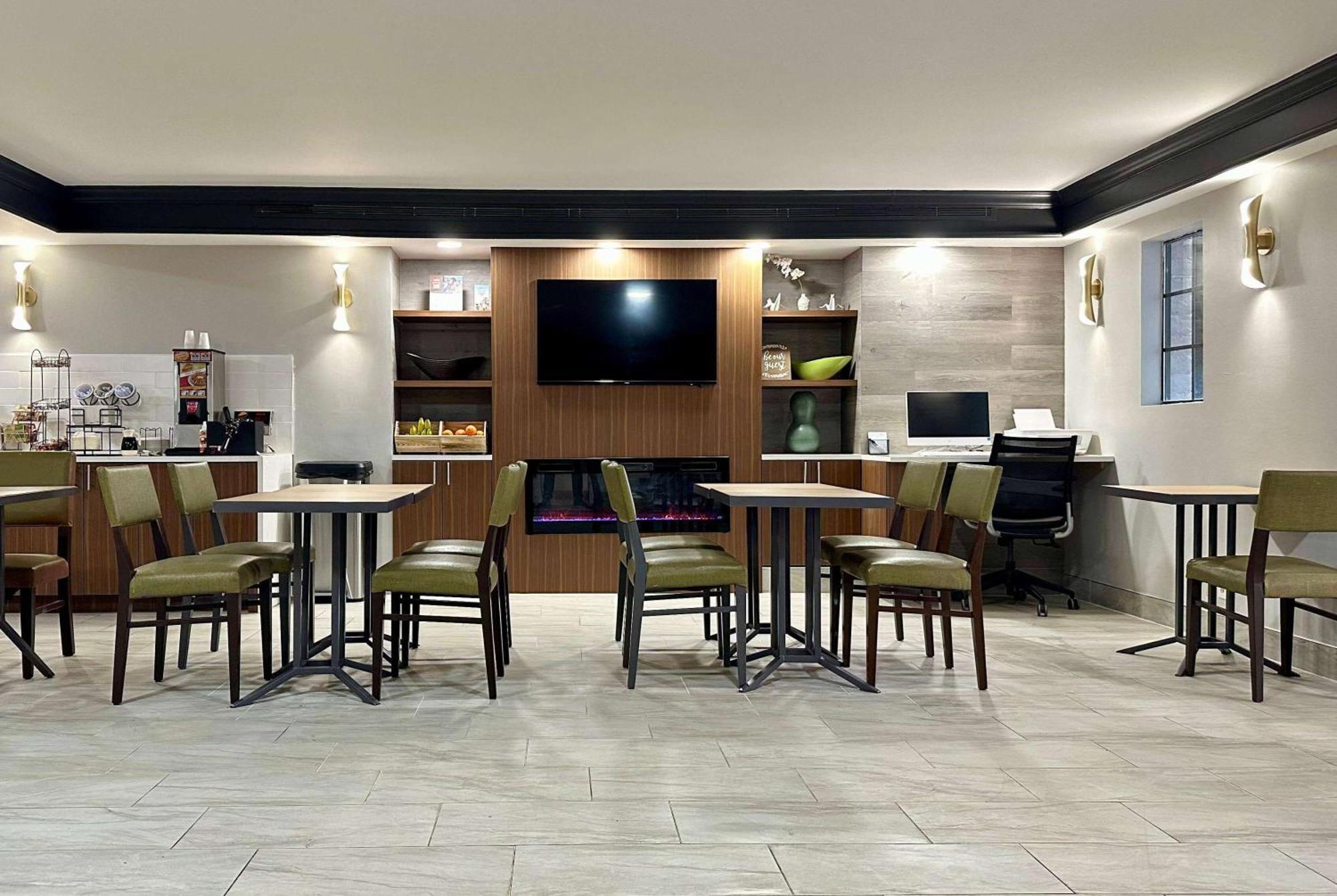 La Quinta Inn By Wyndham Huntsville Research Park Екстериор снимка