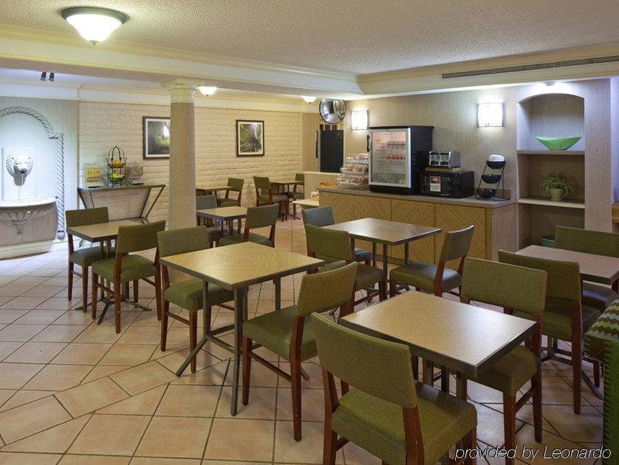 La Quinta Inn By Wyndham Huntsville Research Park Екстериор снимка