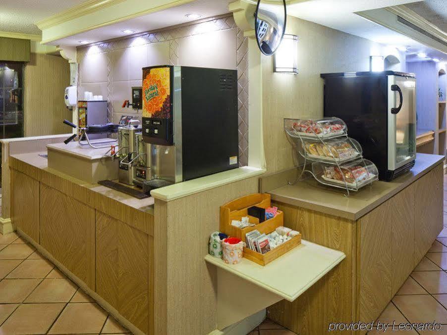La Quinta Inn By Wyndham Huntsville Research Park Екстериор снимка